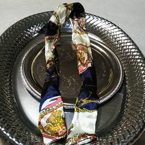 🦁NEW SATINY DESIGNER INSPIRED PRINT HAIR SCARF - Picture 4 of 6